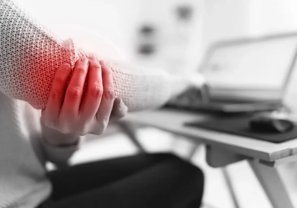 Physiotherapy treatment for tennis elbow & golfer's elbow at Physio Melbourne